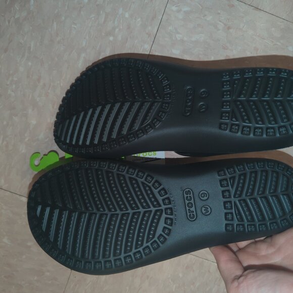 new with tags crocs black size 6 (other sizes and styles available) slippers - Picture 2 of 2